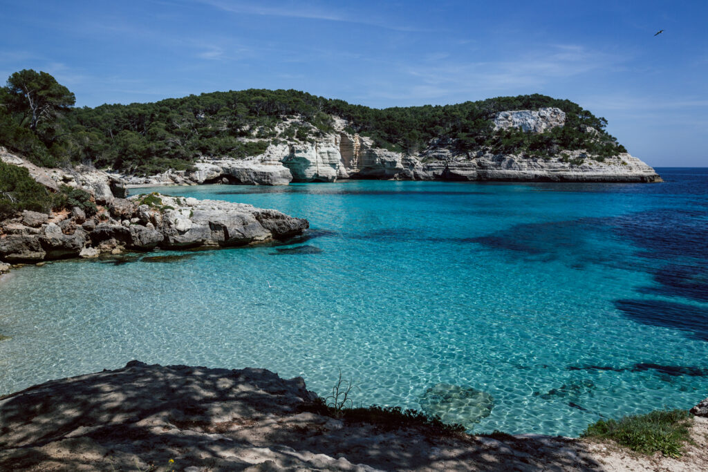 Cala Mitjana (Foto: The Adventure Bakery).